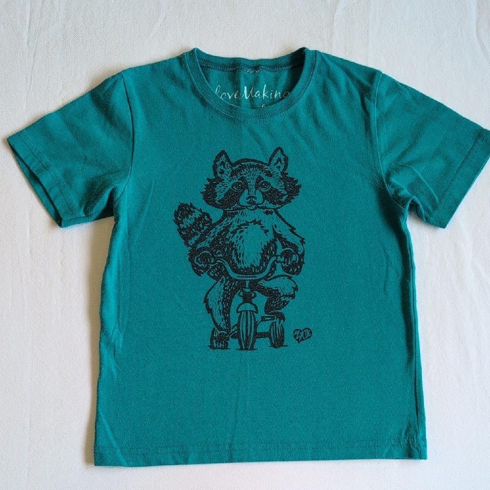 small shop teal racoon bicycle graphic short sleeve t-shirt kids size 6 unisex